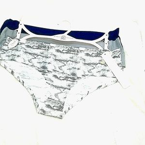 New Chinese Laundry Intimates 3 Pack